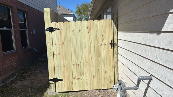 Fences - Fence replacement, we install what you want, pine, cedar, 3 rails, 2 rails, quality Fences - Fence replacement, we install what you want, pine, cedar, 3 rails, 2 rails, quality