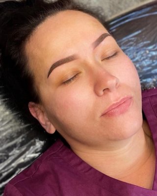 Ombré Powder Brows - Ombré Powder Brows are semi-permanent techniques where pigment is inserted to resemble a complete make-up look and to create the desired fullness and shape of the eyebrows. Ombré Powder Brows - Ombré Powder Brows are semi-permanent techniques where pigment is inserted to resemble a complete make-up look and to create the desired fullness and shape of the eyebrows.