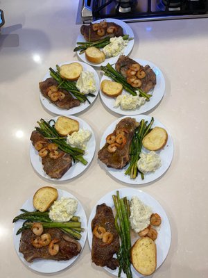 Private Chef Catering - This was a traveling private chef opportunity to cook for clients on a business trip in LA. Private Chef Catering - This was a traveling private chef opportunity to cook for clients on a business trip in LA.
