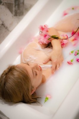 Boudoir - We had a good time with beautiful flowers and milk and she loved the warm bath!