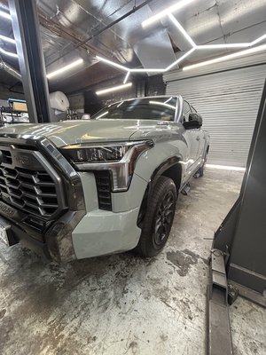 2026 Toyota Tundra - 2026 Toyota Tundra came in with a side swiped door, handle and side mirror replacement