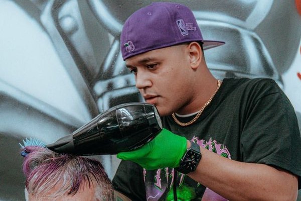 Yaveht | Lowell Barber - Yaveht es especialista en fades limpios y precisos, con clientes que confían en él semanalmente para mantener su look fresh. Cada recorte está hecho con detalle, asegurando líneas perfectas y un estilo moderno que dura. Yaveht | Lowell Barber - Yaveht es especialista en fades limpios y precisos, con clientes que confían en él semanalmente para mantener su look fresh. Cada recorte está hecho con detalle, asegurando líneas perfectas y un estilo moderno que dura.