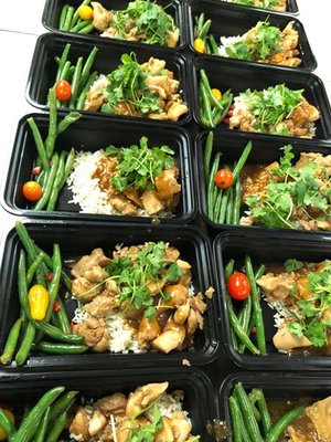 Upscale Lunch Boxes - Contact us today to order your breakfast, lunch, or dinner.