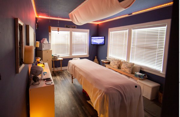 Massage therapy studio - Discover the ultimate relief from basic, surface-level massage services with Jardin's Magical Hands. Specializing in customized, therapeutic massages, Alicia employs the unique method of pleasurable pain to effectively target and alleviate your most stubborn, painful areas.
With 12 years of experience and over 600,000 hours dedicated to perfecting the craft, Alicia performs approximately 1,200 massages a year—ensuring expert care and consistent results. Beyond massages, I also offer a variety of touchless services to cater to your holistic wellness needs, including near-infrared sauna and red light therapy, as well as customized treatment plans and membership options.
Experience top-quality service at affordable prices, and let Jardin's Magical Hands transform your well-being today. Massage therapy studio - Discover the ultimate relief from basic, surface-level massage services with Jardin's Magical Hands. Specializing in customized, therapeutic massages, Alicia employs the unique method of pleasurable pain to effectively target and alleviate your most stubborn, painful areas.
With 12 years of experience and over 600,000 hours dedicated to perfecting the craft, Alicia performs approximately 1,200 massages a year—ensuring expert care and consistent results. Beyond massages, I also offer a variety of touchless services to cater to your holistic wellness needs, including near-infrared sauna and red light therapy, as well as customized treatment plans and membership options.
Experience top-quality service at affordable prices, and let Jardin's Magical Hands transform your well-being today.