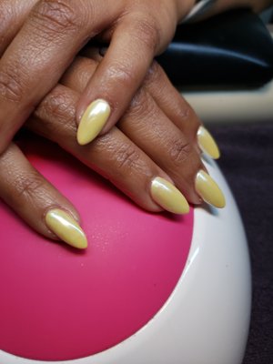 Trendy acrylic nails - Acrylic nails with the latest nail trends.
