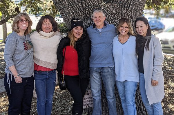 Staff and Office! - A native of South Africa, Dr. Shindler has been living in southern California for nearly thirty years. After attending a prestigious dental school in South Africa, Dr. Shindler did his post-graduate work at UCLA, and has been practicing since 1987. Staff and Office! - A native of South Africa, Dr. Shindler has been living in southern California for nearly thirty years. After attending a prestigious dental school in South Africa, Dr. Shindler did his post-graduate work at UCLA, and has been practicing since 1987.
