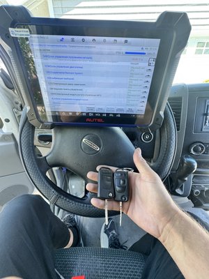 Freightliner Sprinter Spare Key Programming - The customer had an original key that would start the vehicle, but the remote buttons were no longer working. We supplied and programmed a new key with full functionality, including lock, unlock, and remote features. The vehicle starts, drives, and all key functions now work properly. Mobile service completed at the customer’s location.