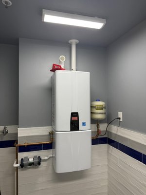 Tankless Water Heater Services - Aptos Plumbing is a full-service water heater repair & replacement company serving the Aptos and Santa Cruz County communities with high-quality, professional plumbing services for over 25 years. Our licensed, insured, and bonded plumbers are dedicated to providing prompt and professional service.
Tankless, conventional, or solar hot water systems, we’ve got you covered. When it comes to water heaters, we do it all. Call us for new water heater installations and water heaters repairs. Whatever the service you need, you can be sure that Aptos Plumbing will provide a top-notch customer experience. Tankless Water Heater Services - Aptos Plumbing is a full-service water heater repair & replacement company serving the Aptos and Santa Cruz County communities with high-quality, professional plumbing services for over 25 years. Our licensed, insured, and bonded plumbers are dedicated to providing prompt and professional service.
Tankless, conventional, or solar hot water systems, we’ve got you covered. When it comes to water heaters, we do it all. Call us for new water heater installations and water heaters repairs. Whatever the service you need, you can be sure that Aptos Plumbing will provide a top-notch customer experience.