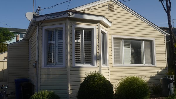 Replacement Window Project - This East Bay Area home had aluminum, single pane windows throughout.  RWP replaced them all with dual pane, vinyl windows from Milgard.  Upon installation, the owner remarked how she appreciated the quality of the light that now filled her home and how wonderfully quiet it was.  She lives blocks away from BART.  Now she can't hear the trains.
