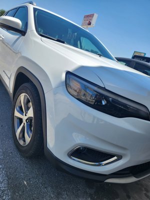 2020 jeep Cherokee - This new customer didn't have anywhere to take his Jeep for repairs and paint, but when he came to Doug's Auto Body for an estimate, he felt confident from the start and decided to leave his Jeep for repairs. After we completed the repair, he was impressed with the quality of the work we did. 2020 jeep Cherokee - This new customer didn't have anywhere to take his Jeep for repairs and paint, but when he came to Doug's Auto Body for an estimate, he felt confident from the start and decided to leave his Jeep for repairs. After we completed the repair, he was impressed with the quality of the work we did.
