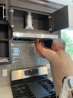 Replacing the Hood with a Microwave Oven - Replacing the hood with a microwave oven with a hood in several kitchens