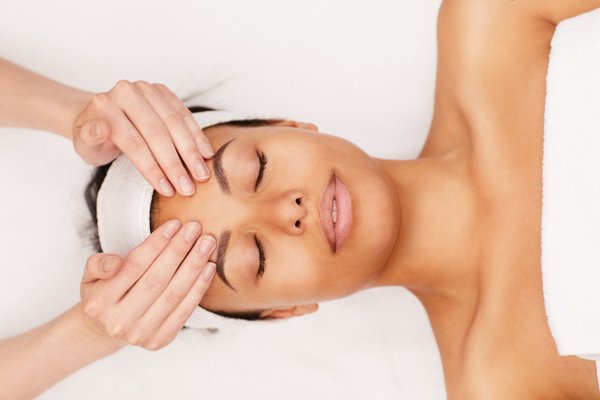Organic Facials - Experience a relaxing and all-natural facial, administered by our pro estheticians, who have a deep desire to ensure your experience is customized to your needs. From a variety of cleansing and exfoliation options to unique masks, and add-on services, the options are endless to receive a natural, yet custom facial experience at City Sweats.