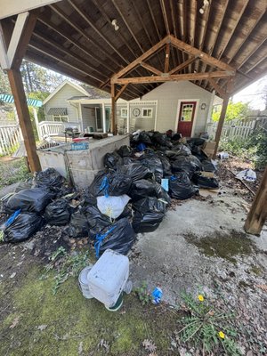 Rental Property Cleanup - A customer in the Olympia area reached out after a previous resident left behind a large amount of unwanted garbage. We quickly got him scheduled, showed up on time, and handled everything efficiently, leaving the space clean and stress-free.

If you’re dealing with a situation like this, don’t let it sit, give us a call and we’ll take care of it.