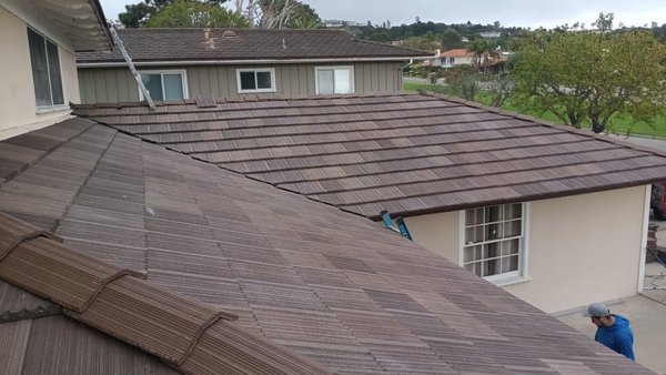 Recent Roof Projects - All roofs are installed with the most professional installers along with the highest quality material and all come with a 50 year labor and material warranty. Recent Roof Projects - All roofs are installed with the most professional installers along with the highest quality material and all come with a 50 year labor and material warranty.