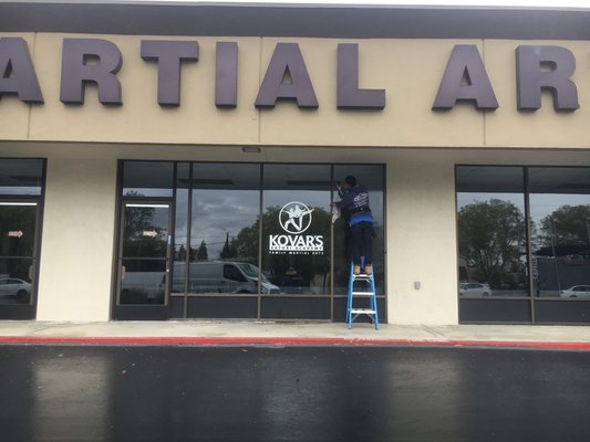 Exterior Window Cleaning Fair Oaks Ca - We had some time in our schedule so we wanted to surprise a couple of local businesses with an exterior window cleaning. We are staying in business during these tough times and we want to support other local businesses in this time of crisis￼￼.