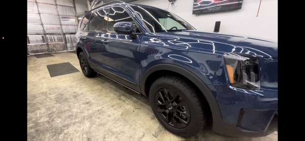 Kia Telluride Automatic Running Boards Instal - Enhance your vehicle with AutoTech Trends' premium running boards, offering style, safety, and convenience. Our customers describe our steps as "Sturdy," "Durable," and "Reliable."

Tough and Lightweight: Made from extruded 6063 aluminum and thermoset powder-coated, they're corrosion-resistant and built to last.
Safe and Secure: Ridged, anti-slip surface with an integrated safety sensor to detect obstructions.
Family-Friendly: Ideal for those needing extra assistance, families, and pet owners.
Upgrade to AutoTech Trends running boards and enjoy convenience, durability, and style. Experience peace of mind with our comprehensive warranty and ensure your vehicle performs and looks its best.