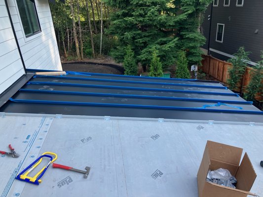 NRM 2200 Metal Roof Series - This week, we're in Woodinville, Washington where our customer is upgrading to a sleek and energy-efficient metal roof!
We're proud to introduce the NRM 2200 Roof Series for this project, known for its exceptional style, durability, and eco-friendly features. 
With its ability to withstand Woodinville's variable weather and reduce energy consumption, it's the perfect choice for this location