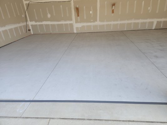 Garage clear coat Epoxy floor - Customer requested a clear coat application of 100% solids epoxy. Diamond grind followed by a prime coat of epoxy followed up with our high golss finish epoxy. Garage clear coat Epoxy floor - Customer requested a clear coat application of 100% solids epoxy. Diamond grind followed by a prime coat of epoxy followed up with our high golss finish epoxy.