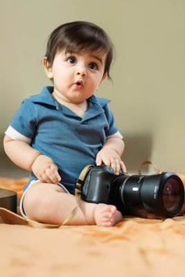 baby photography - Project complete: Lifestyle baby session at home. Gentle poses, natural light, and simple textures that keep the focus on tiny details—hands, lashes, and first smiles. Fully edited gallery delivered. Now booking newborn & 6-month milestones in Seattle–Eastside.