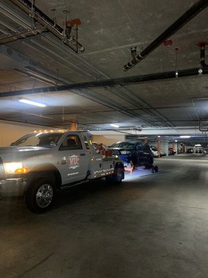 TOWING - Local or long distance towing service TOWING - Local or long distance towing service