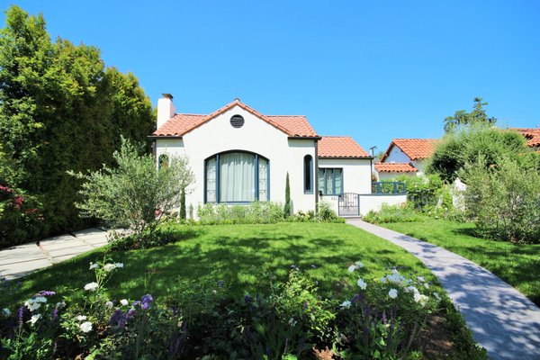 An extensive addition and complete interior and exterior remodeling - An extensive addition and complete interior and exterior remodeling of a beautiful Hancock Park Spanish style home, full of details, quality fixtures and custom upgrades. An extensive addition and complete interior and exterior remodeling - An extensive addition and complete interior and exterior remodeling of a beautiful Hancock Park Spanish style home, full of details, quality fixtures and custom upgrades.
