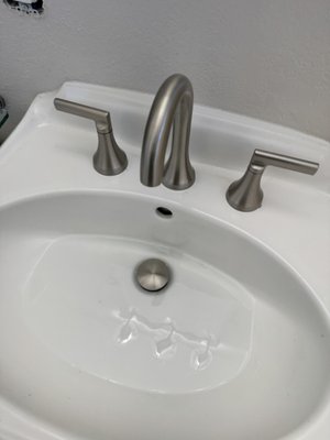 Bathroom sink faucet and drain line replacement - Widespread Lavatory Faucet Replacement with new hot/cold angle stops and drain line for pedestal sink 🚰
Call us now to make an appointment!
📱925-848-8039 Bathroom sink faucet and drain line replacement - Widespread Lavatory Faucet Replacement with new hot/cold angle stops and drain line for pedestal sink 🚰
Call us now to make an appointment!
📱925-848-8039