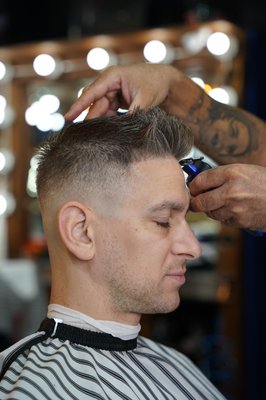 Skin Fade/Bald Fade - Modern Style Haircut, Zero Guard with Blade Finish Skin Fade/Bald Fade - Modern Style Haircut, Zero Guard with Blade Finish