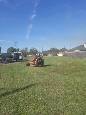 Flood yard - This yard easily floods. Difficult yards happen. Let Rainbows Yard Maintenance take the burden off by saving you time.