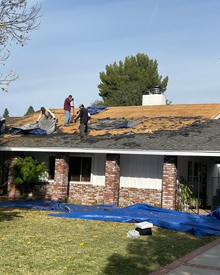 6,000 Square Foot Reroof with a 3kW solar panel installation. - A complete reroof on a 6,000 square foot roof with our GAF Charcoal Black Heat Reflective Composite Shingle with a 50 Year Lifetime Warranty coupled with a 3kW solar panel installation.