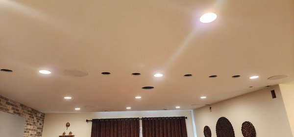 Closing drywall holes in the ceiling after electrical work - Recently, we had the opportunity to assist a customer who faced the challenge of unsightly holes in their entertainment room's ceiling and walls caused by a previous electrician's work. Understanding their desire for a flawless outcome, we engaged in detailed discussions and proposed our expertise.
Our commitment to excellence shone through as the customer entrusted us with the task. The final result surpassed their expectations, restoring the room to its original pristine condition. Appreciating the importance of aesthetics, the customer expressed their satisfaction and even requested additional work from us.
We firmly believe in cultivating long-lasting relationships with our customers, and it is our unwavering dedication to their satisfaction that drives us. As we move forward, we remain focused on maintaining these enduring connections, delivering top-notch service, and ensuring customer delight at every step. Closing drywall holes in the ceiling after electrical work - Recently, we had the opportunity to assist a customer who faced the challenge of unsightly holes in their entertainment room's ceiling and walls caused by a previous electrician's work. Understanding their desire for a flawless outcome, we engaged in detailed discussions and proposed our expertise.
Our commitment to excellence shone through as the customer entrusted us with the task. The final result surpassed their expectations, restoring the room to its original pristine condition. Appreciating the importance of aesthetics, the customer expressed their satisfaction and even requested additional work from us.
We firmly believe in cultivating long-lasting relationships with our customers, and it is our unwavering dedication to their satisfaction that drives us. As we move forward, we remain focused on maintaining these enduring connections, delivering top-notch service, and ensuring customer delight at every step.
