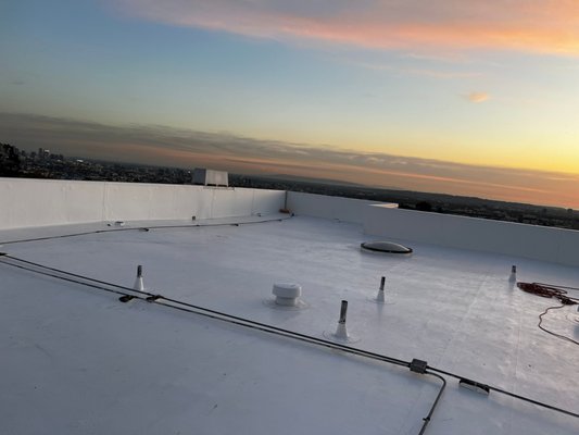 Roofing Installation of an IB Single-Ply Roofing System - BYLTup's roofing technicians carefully installed an IB Roof Systems 50 Mil PVC membrane mechanically attached and hot air welded over 1/4" DensDeck on a flat roof of a residential property. This roof carries a 20 year full system warranty. Roofing Installation of an IB Single-Ply Roofing System - BYLTup's roofing technicians carefully installed an IB Roof Systems 50 Mil PVC membrane mechanically attached and hot air welded over 1/4" DensDeck on a flat roof of a residential property. This roof carries a 20 year full system warranty.