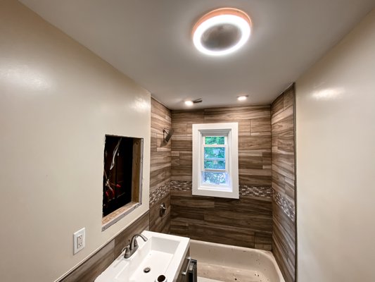 Modern Bathroom Remodel - This bathroom received a complete makeover to a beautiful modern new look. Our skilled workers made sure every little detail is perfect, from the installation of the drywall to the plastering on the ceilings and walls. At Soares plastering, we offer the best possible service for home plastering and remodeling. contact us to receive your free estimate today. Modern Bathroom Remodel - This bathroom received a complete makeover to a beautiful modern new look. Our skilled workers made sure every little detail is perfect, from the installation of the drywall to the plastering on the ceilings and walls. At Soares plastering, we offer the best possible service for home plastering and remodeling. contact us to receive your free estimate today.