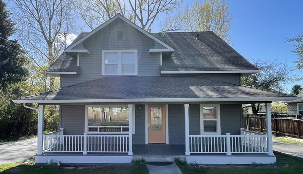 Exterior Painting - Rolez Painting L.L.C is a reliable painter service company in Klamath Falls, Oregon and surrounding areas, providing top-notch residential painting solutions at competitive rates.