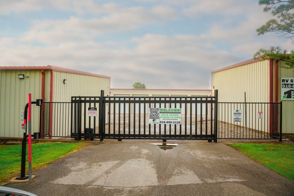 Outdoor Parking 10x30 - Secure, gated outdoor space for boats, RVs, trucks, trailers, cars, or motorcycles. Open-air, uncovered, and unpaved for affordable rates. Easy access with keypad entry—reserve today! Outdoor Parking 10x30 - Secure, gated outdoor space for boats, RVs, trucks, trailers, cars, or motorcycles. Open-air, uncovered, and unpaved for affordable rates. Easy access with keypad entry—reserve today!