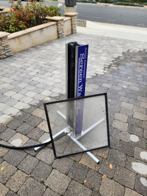 Screen Cleaning - Tidy screens keep your windows cleaner for much longer! Screen Cleaning - Tidy screens keep your windows cleaner for much longer!