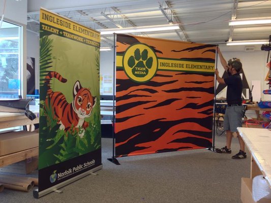 Event and Trade Show Signs and Displays - We great signs and displays for all types of indoor and outdoor events. From simple back walls to complete display systems, we have what you need. Event and Trade Show Signs and Displays - We great signs and displays for all types of indoor and outdoor events. From simple back walls to complete display systems, we have what you need.