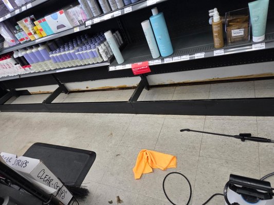 Commercial floor cleaning - Client called needing an emergency clean for an overspill that flooded into their store from another business. Issue cleaned and resolved within 24hrs. Commercial floor cleaning - Client called needing an emergency clean for an overspill that flooded into their store from another business. Issue cleaned and resolved within 24hrs.