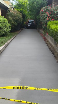 Driveways - Removal, replacement of driveways. We use rebars for reinforcing the concrete for driveway.
