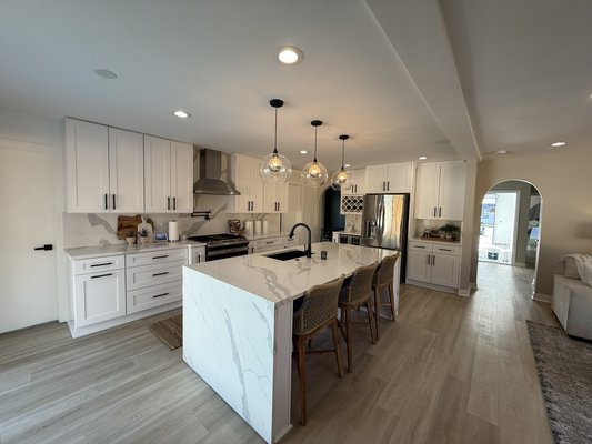 Kitchen Remodeling - Our team of skilled professionals will work with you to design a kitchen that not only looks great but also meets your specific needs. Designing a kitchen that is both beautiful and built to last.