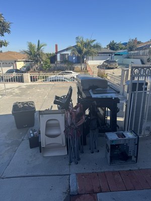 Same Day Pickup Service - Apex Junk Solutions offers fast & easy curbside pickup! Just set it out, we’ll haul it away. Affordable, reliable, and hassle-free service!” 
Text Us For A Free Quote 
619-796-8218