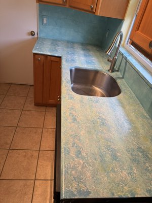 Refresh your Kitchen Cabinets and Counter Tops - All the projects are Refreshed from the Old to New with professional products and life time durability. Refresh your Kitchen Cabinets and Counter Tops - All the projects are Refreshed from the Old to New with professional products and life time durability.