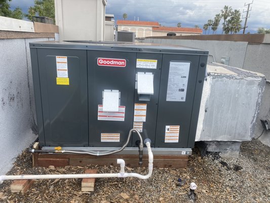 Valley village New package unit installation - The installation was done in one day.
Client been very happy and Valley village New package unit installation - The installation was done in one day.
Client been very happy and