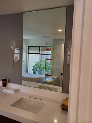 DROOM GLASS - BOOK YOUR APPOINTMENT TODAY !!!