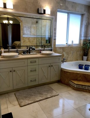 Bathroom - Bathrooms pretty much cleaned and shinning like a NEW!