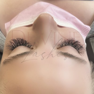 Hybrid Lash Extensions - Hybrid lashes are a combination of Classic lashes and Volume lashes to offer a fluffy, wispy look. Best for clients who have a variety of natural lash diameters or who just want a fuller Classic look.