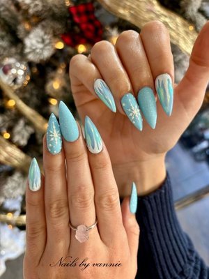 Christmas Design - Celebrate the Holiday Season by creating festive Christmas designs and showcasing beautifully manicured nails for any upcoming event or special occasion. Christmas Design - Celebrate the Holiday Season by creating festive Christmas designs and showcasing beautifully manicured nails for any upcoming event or special occasion.