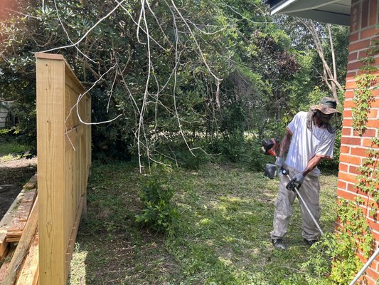 Matt’s back pad - When I arrived I couldn’t see the neighbors house!!!
When I left they wanted a privacy fence!!!! Matt’s back pad - When I arrived I couldn’t see the neighbors house!!!
When I left they wanted a privacy fence!!!!