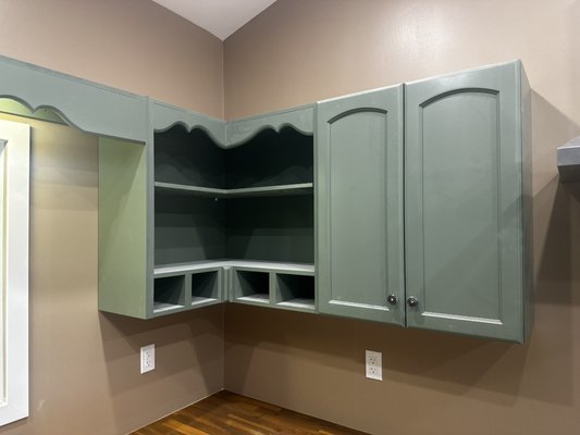 Cabinet refinishing - This was a cabinet refinishing job, a couple had bought them second hand. And retrofitted them to his kitchen.