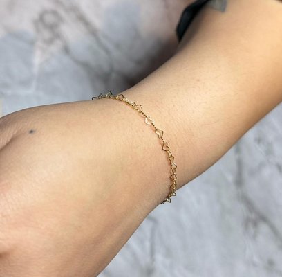 Permanent Jewelry by @AllyzChainz - Permanent jewelry by @AllyzChainz.
Contact her directly through the Instagram for scheduling and rates.