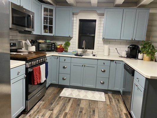 Subway Tile - This was a removal of the existing backsplash and replacement with subway tile! Subway Tile - This was a removal of the existing backsplash and replacement with subway tile!